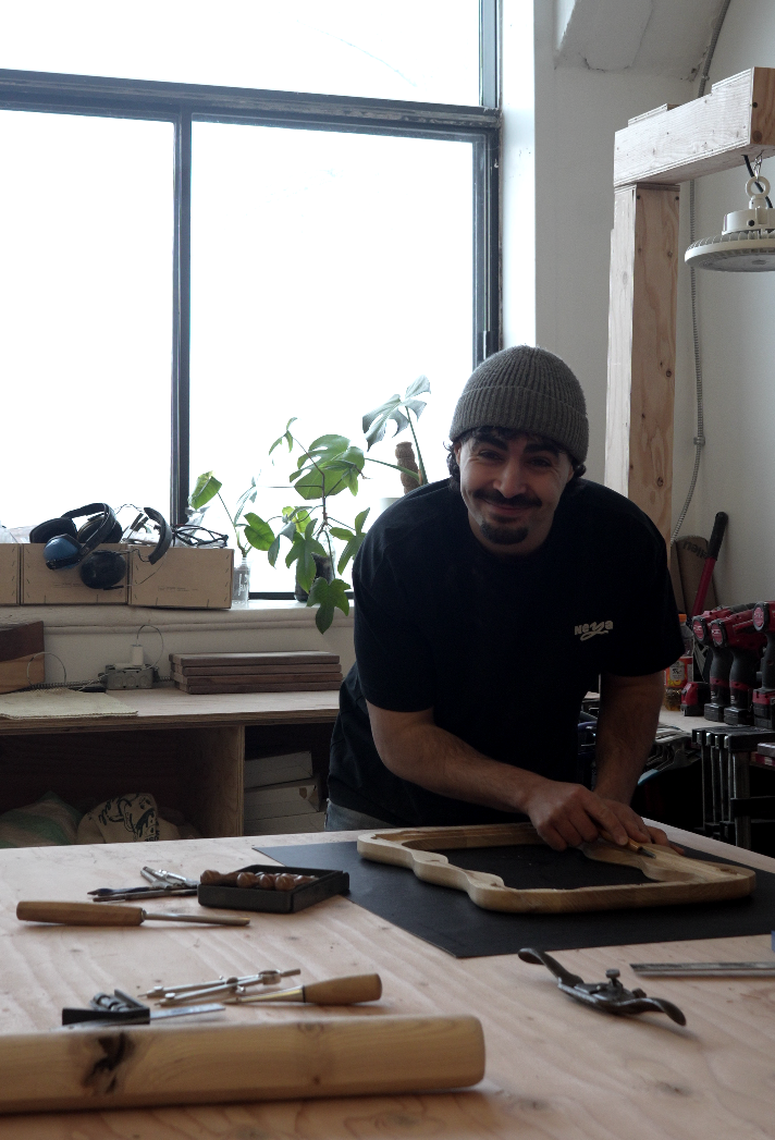 Artisan à l'atelier