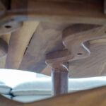 HARE – Table basse en noyer